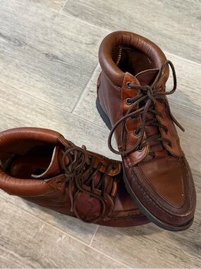 Timberland Boots Womens 9 M
Ankle Booties Chukka Waterproof
Lace Up Brown